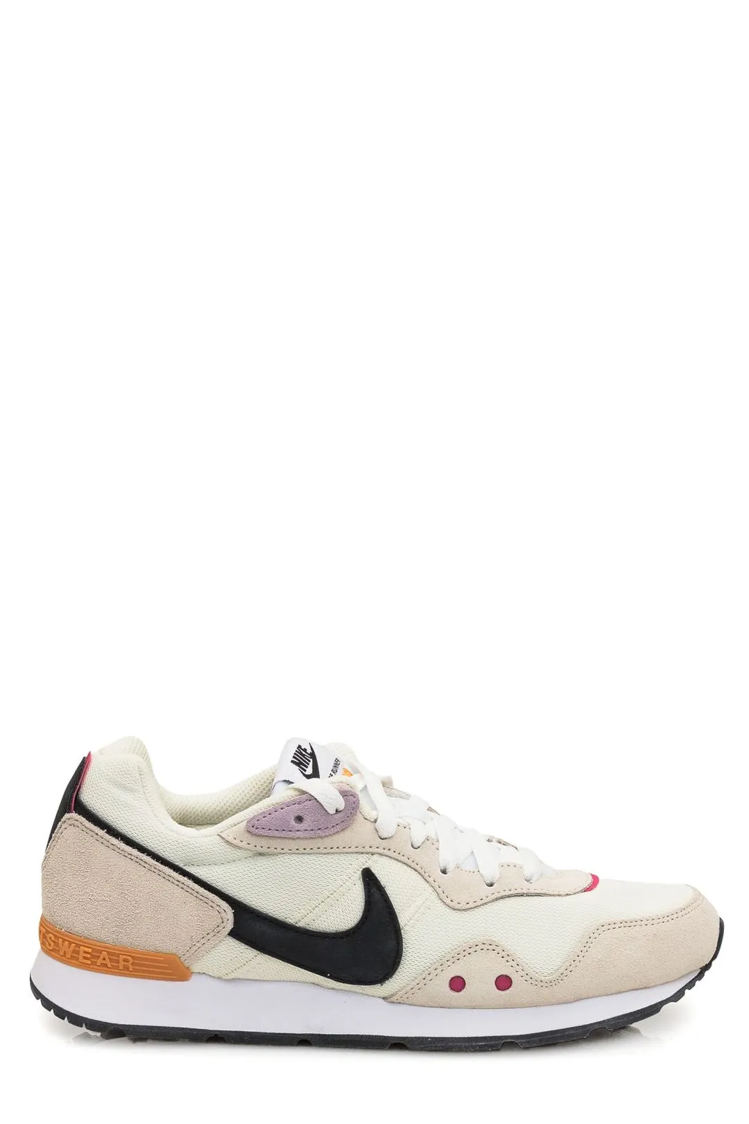 Nike Venture Runner Lace-Up Sneakers